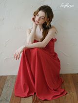 A Touch of Scarlet: Elevating Your Evening Look with Red Dresses