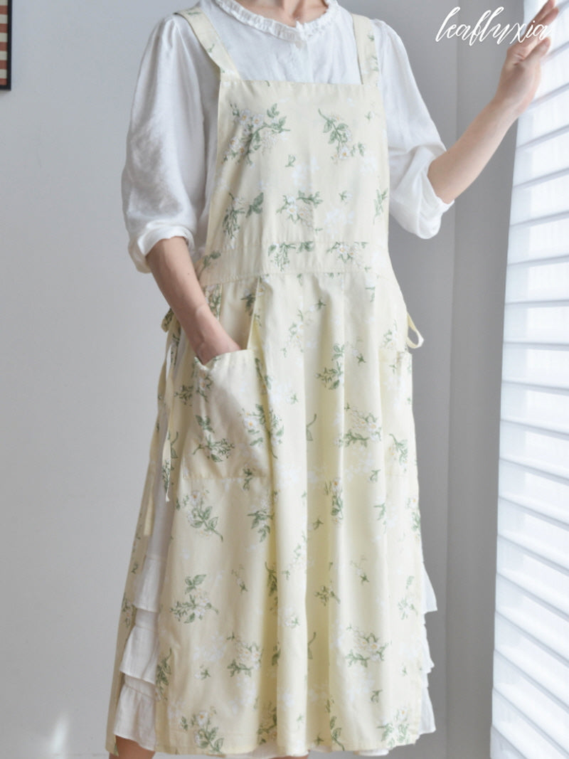 Classic Blossom Grace Apron