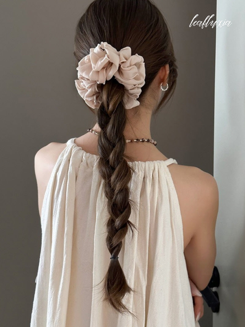 Veloura Soft Bloom Scrunchie
