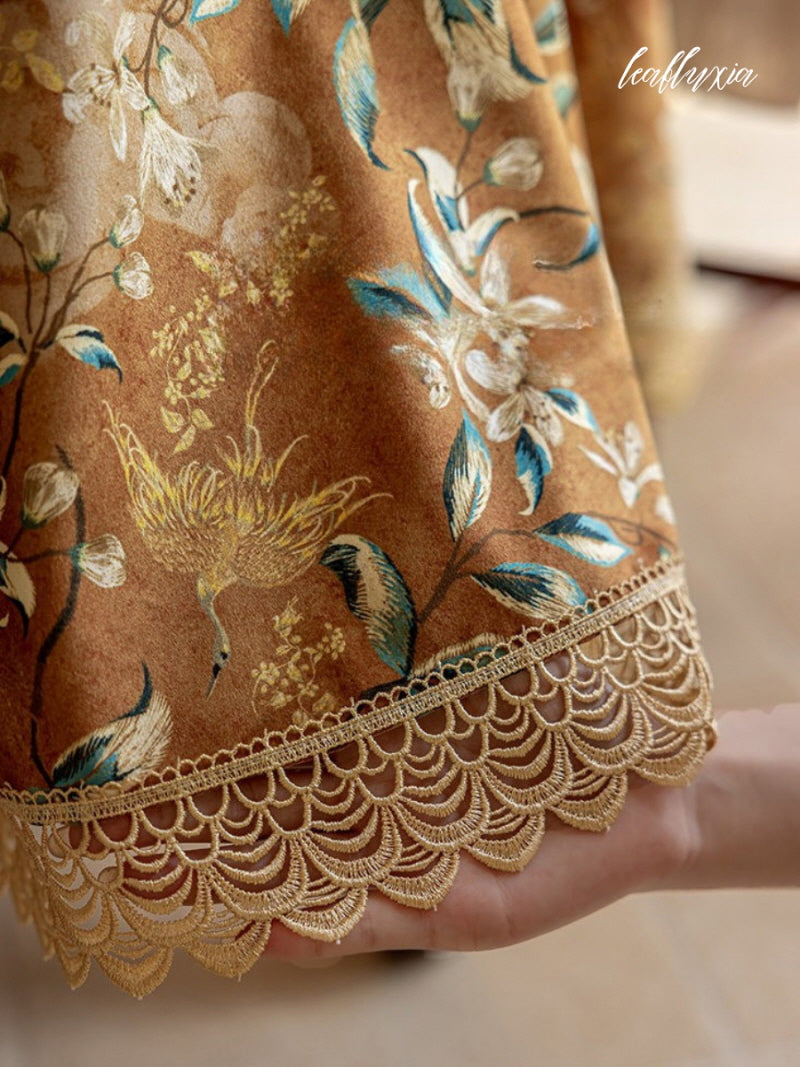 Amber Meadow Round Tablecloth
