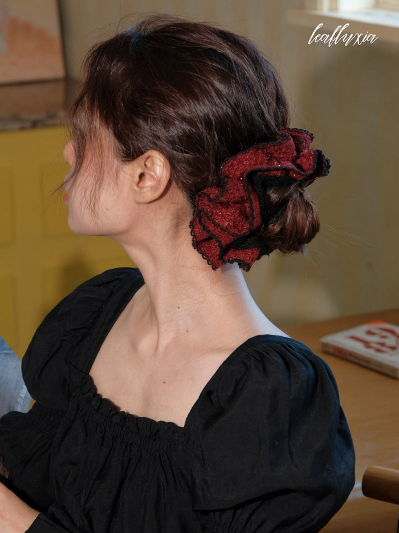 Noctelle Lace Bloom Scrunchie
