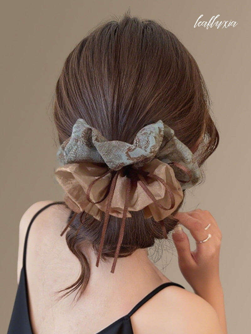 Éloane Baroque Bloom Scrunchie