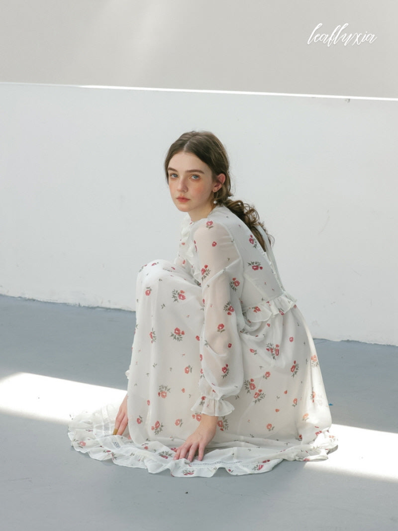 White Blossom Floral Chiffon Maxi Dress
